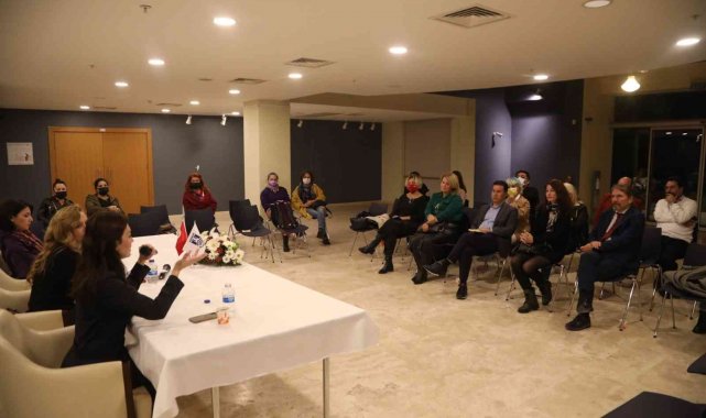 Bodrum'da 'Şiddetsiz Bir Dünya' paneli düzenlendi