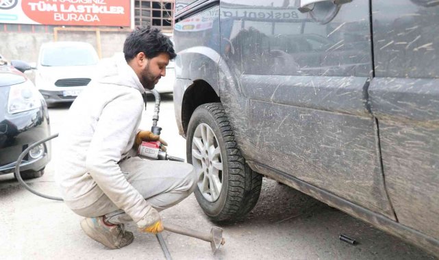 Bolu&#039;da, kış öncesi oto lastikçilerin yoğun mesaisi başladı
