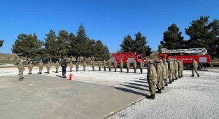 Bozüyük Belediyesi itfaiyesinden askerlere yangın eğitimi