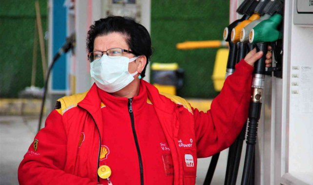 Bu benzinliğe giren gördüğü manzara karşısında şaşkına dönüyor