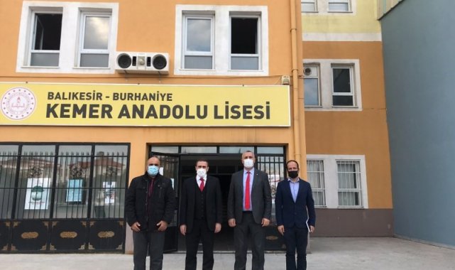 Burhaniye'de Kaymakam Memiş, okul ziyaretlerine devam ediyor