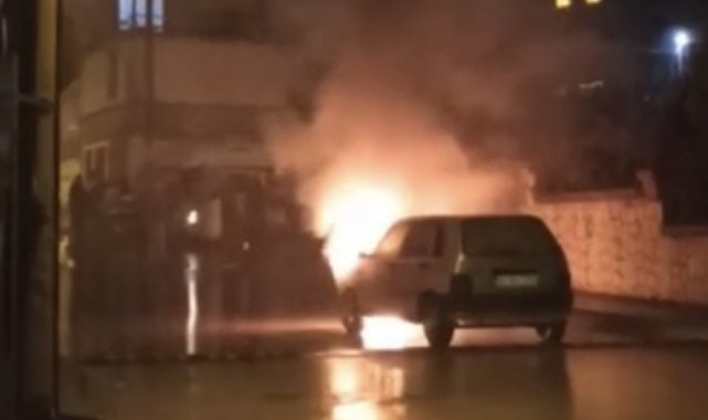 Bursa'da seyir halinde otomobil yandı, sürücü canını zor kurtardı