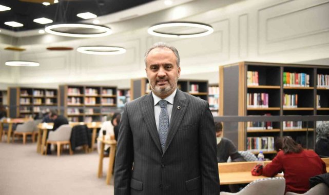 Büyükşehir çorbasıyla, kütüphanesiyle öğrencinin yanında