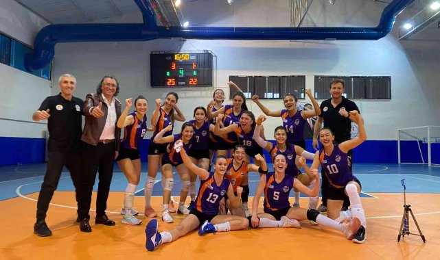 Büyükşehir Kadın Voleybol Takımı namağlup lider