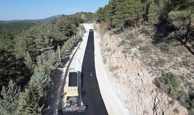 Büyükşehir, Kavaklıdere'nin girişinde ilk asfalt serimini yaptı