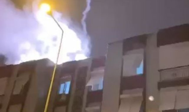 Çatıdan ateşledikleri havai fişek yanlarına düşünce çil yavrusu gibi dağıldılar