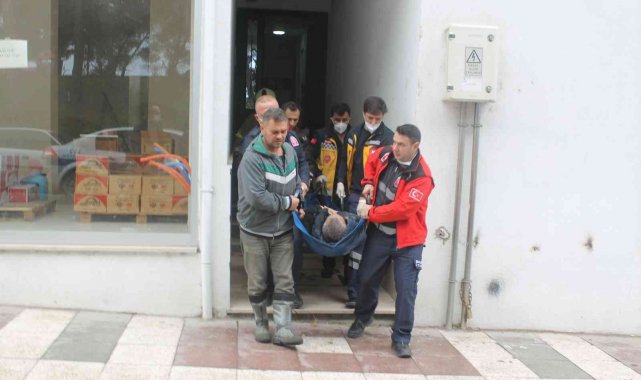 Çatıdan merdiven boşluğuna düşen usta yaralandı