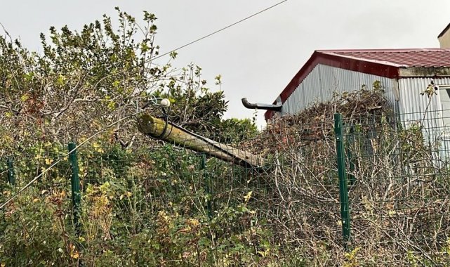 Çatının uçma anı kamerada