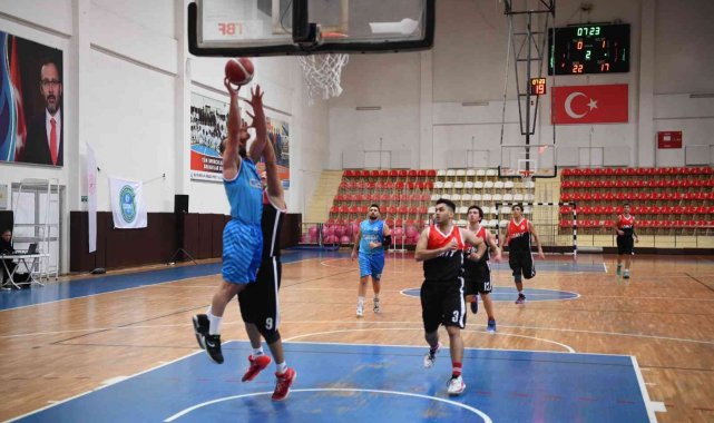 ÇESK, İzmitsporu'u 77 - 46'lık skorla mağlup etti