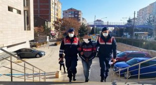 Cezaevinden çıktı, hırsızlık yaparken yakalandı