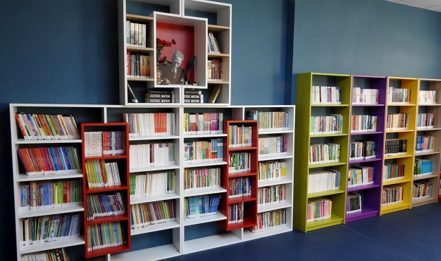 Covid-19 nedeniyle yaşamını yitiren Mutlu Biçer anısına yaptırılan kütüphane açıldı