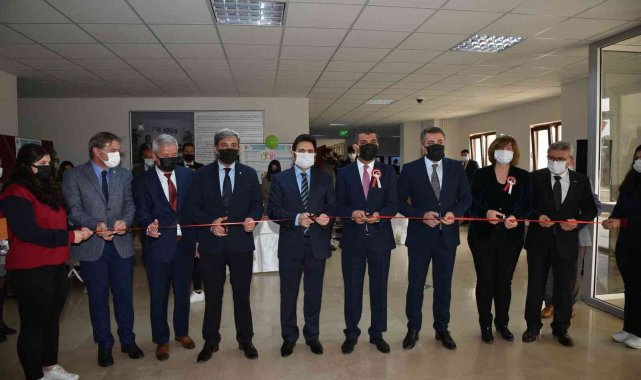 Denizli'de 4006 TÜBİTAK Bilim Fuarı açıldı