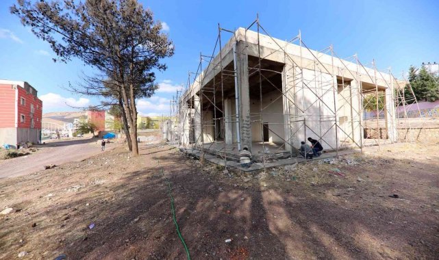 Derik Gençlik ve Kültür Merkezinde çalışmalar devam ediyor