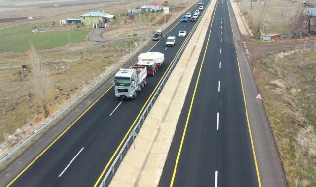 Dev aynanın 5 saatlik yolculuğu havadan görüntülendi