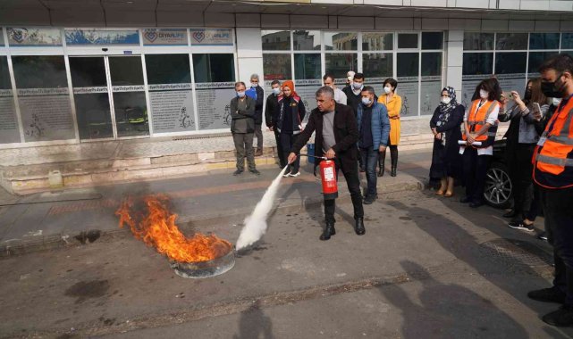 Diyarbakır'da itfaiye ekiplerinden gerçeği aratmayan hastane tatbikatı