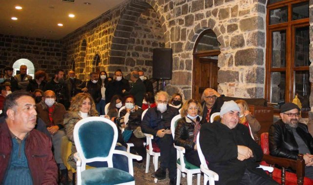 Diyarbakır'da kitap severler kitap mezadında buluştu