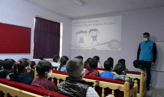 Diyarbakır'da köy okullarına pandemi ve hijyen eğitimi