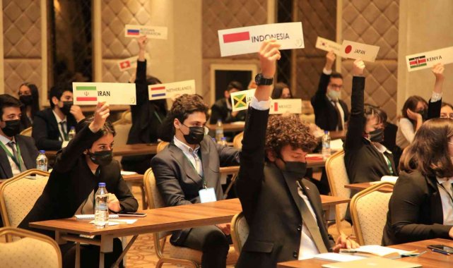 Dünya meseleleri d'MUN Konferansında tartışıldı