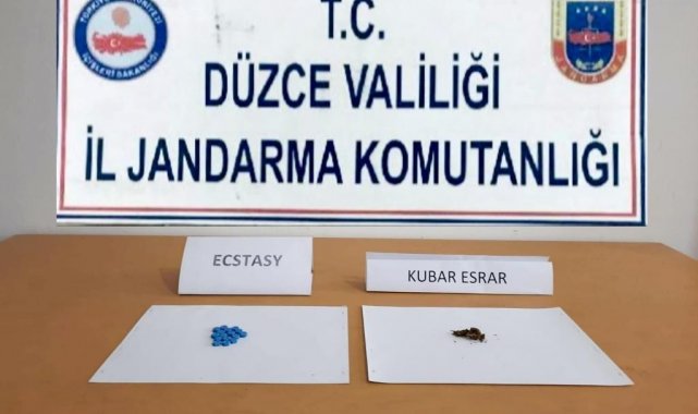 Durdurulan otomobilden uyuşturucu çıktı