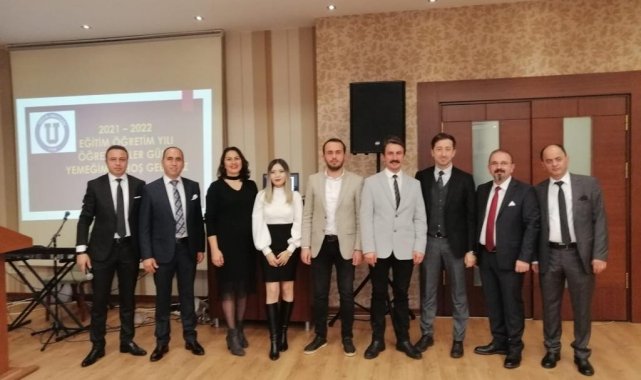 Düzce Uğur Anadolu ve Fen Lisesi geleneği bozmadı