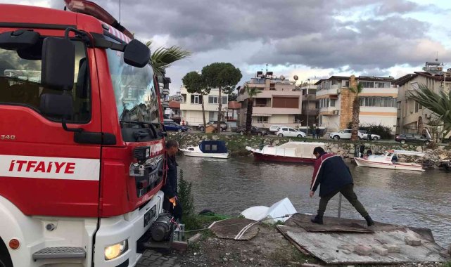 Edremit'te batan özel tekne itfaiye tarafından kıyıya çekildi