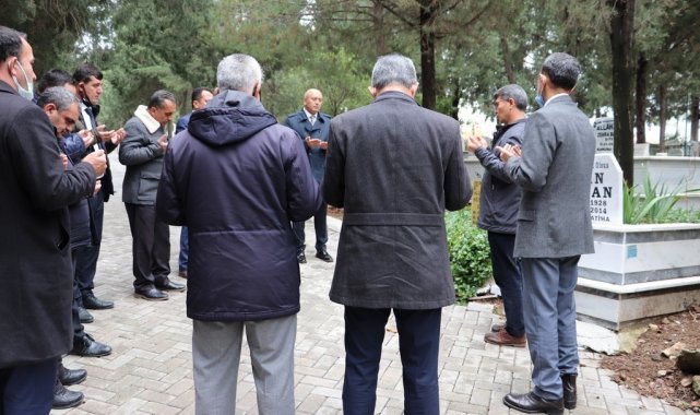 Edremit'te ilçe milli eğitim kurucu müdürlerine onur plaketi