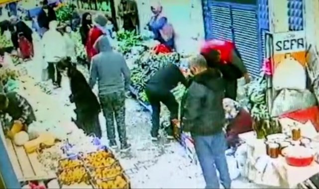 Edremit'te tezgahtan bulgur, pardösüden cep telefonu hırsızlıkları saniye saniye kamerada