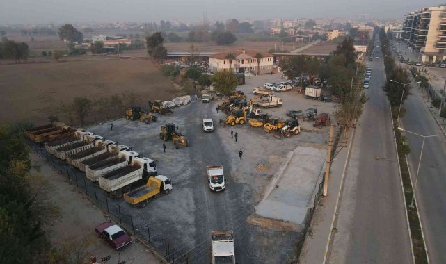 Efeler'in yol ekipleri çalışmalarını sürdürüyor