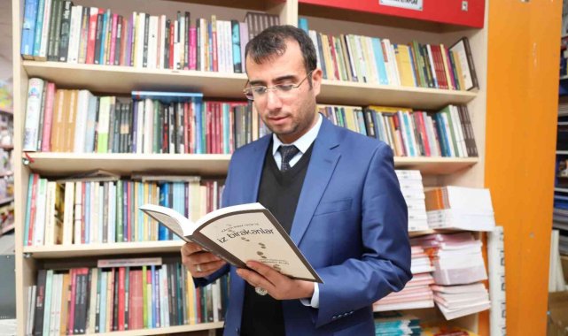 Eğitimci Mehmet Aluç'un ilk kitabı İz Bırakanlar okurla buluştu