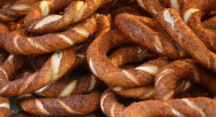 Ekmekten sonra simit de 2,5 TL oldu