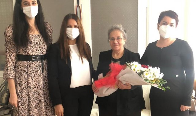 Emekli öğretmen Özköseler'e Öğretmenler Gününü ziyareti