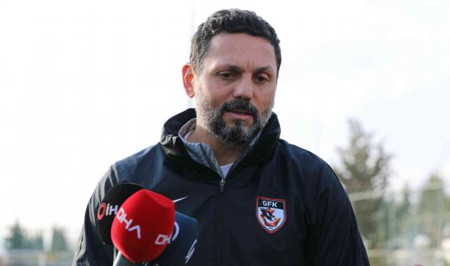 Erol Bulut: "Hakem, Trabzonspor'a vermediği kırmızı kartla 4. dakikada maçı bitirdi"