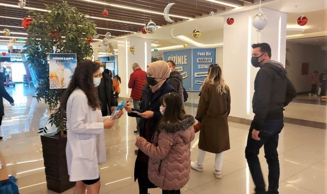 Erzincan'da çocuklara diş macunu ve diş fırçası dağıtıldı