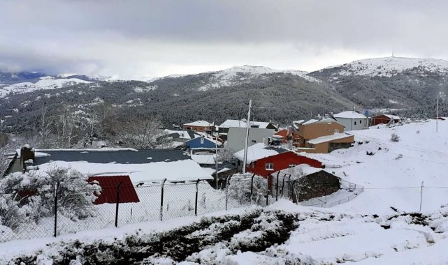 Erzincan'ın yüksek kesimleri kardan beyaza büründü