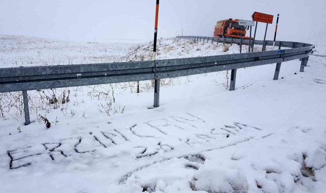 Erzincan'ın yüksek kesimlerinde kar ve sis etkili oluyor