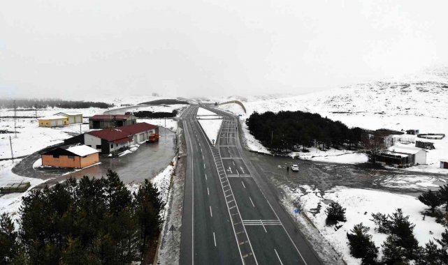 Erzincan'ın yüksek kesimlerinde kar yağışı