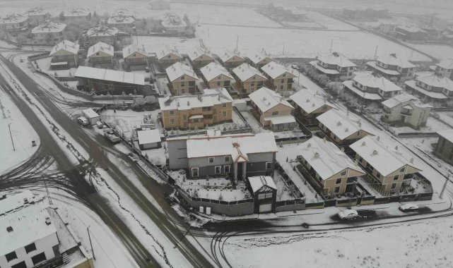 Erzurum karla kaplandı, manzarası mest etti