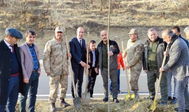 Esendere Belediyesi 500 fidan dikti