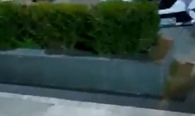 Esenyurt'ta taksimetreye itiraz eden yolcuya meydan dayağı kamerada