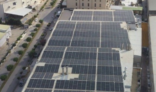 Fabrikasına kurduğu güneş panelleriyle yüzde 40 tasarruf etmeye başladı