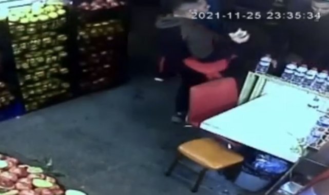 Fatih'te hırsızın rahat tavrı pes dedirtti