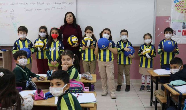 Fenerbahçe'ye mektup yollayan öğrencilere Başkan Ali Koç'tan jest