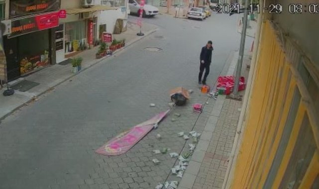 Fırtına cips paketlerini uçurdu