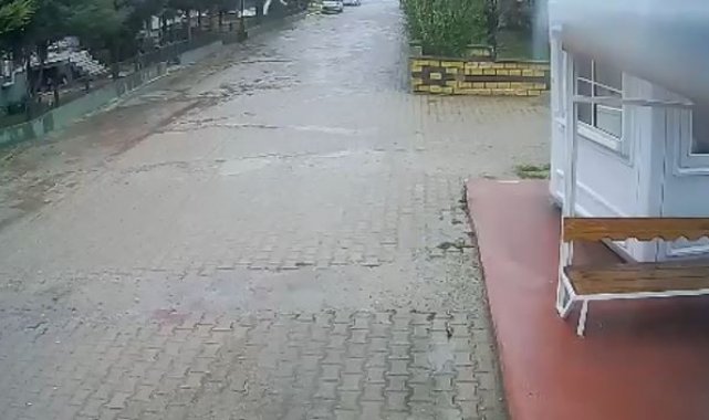 Fırtına kulübeyi böyle uçurdu