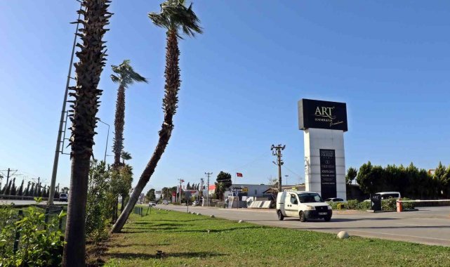 Fırtınalı havalarda görüntüsüyle tedirgin etmeye yetiyor