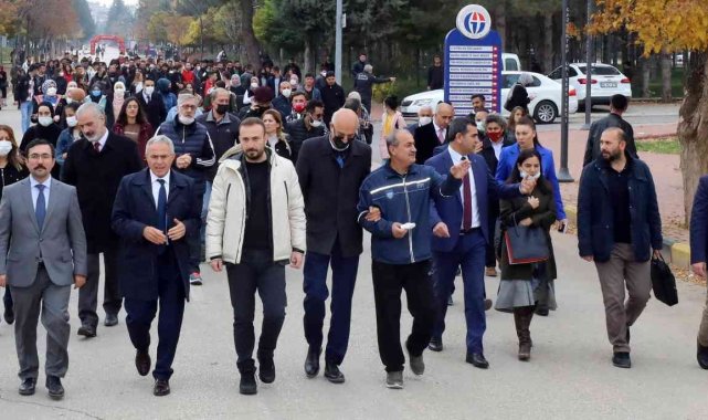 GAÜN'DE Öğretmenler Gününe özel yürüyüş düzenlendi