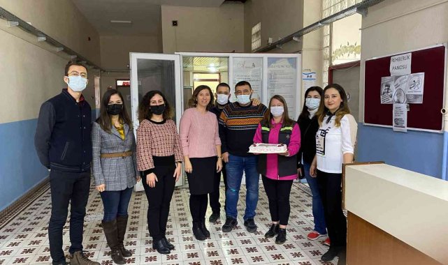 Germencik Belediyesi'nden öğretmenlere yaş pasta sürprizi