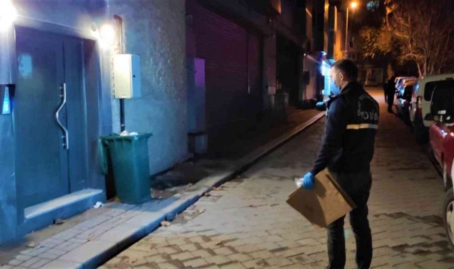 Gurbette kendisini bıçaklayan arkadaşının yerini gizlemeye çalıştı