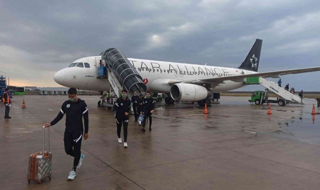 GZT Giresunspor'u taşıyan uçak pisti pas geçti