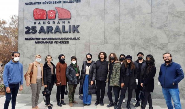 Halı tasarımı öğrencileri panoramik müzede